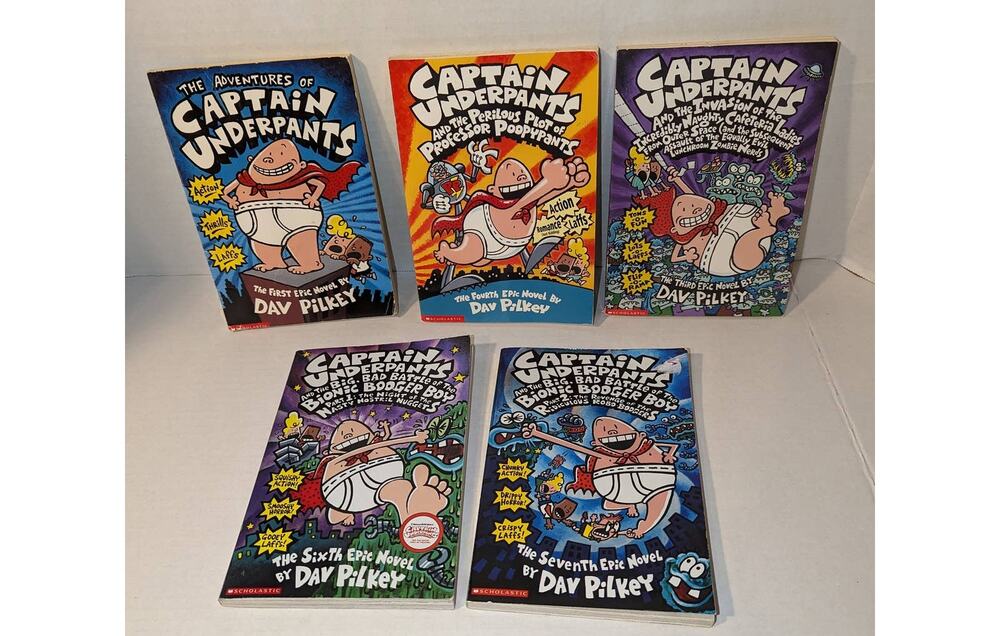 Lot 5 Captain Underpants PB Books Kids Chapter Books Dav Pilkey Nice